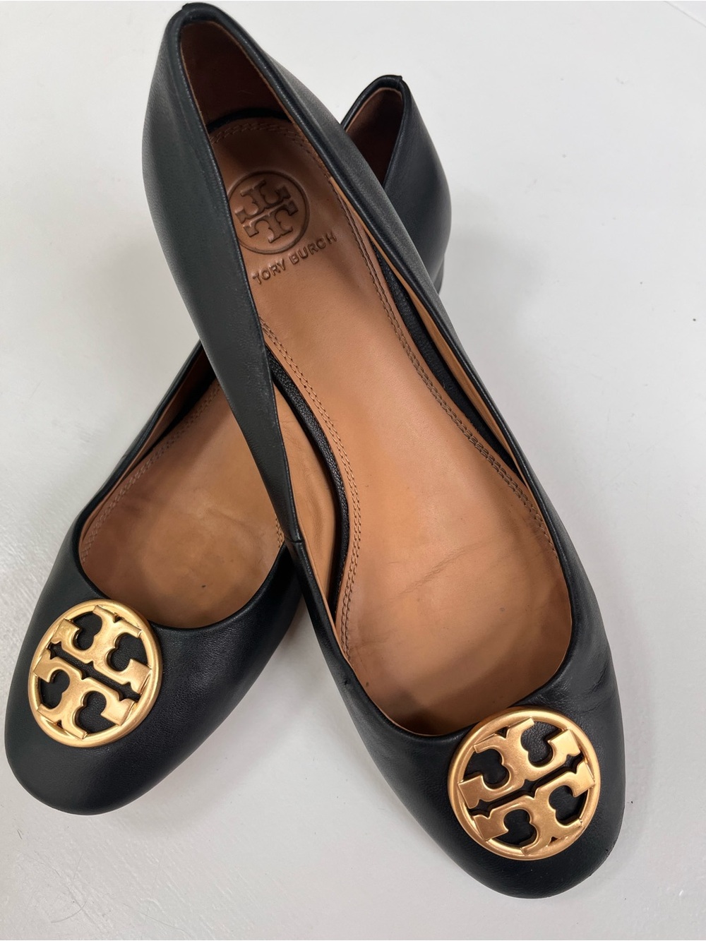 Tory Burch Black Leather Ballet Flats with Gold Logo Medallion - Picture 2 of 8